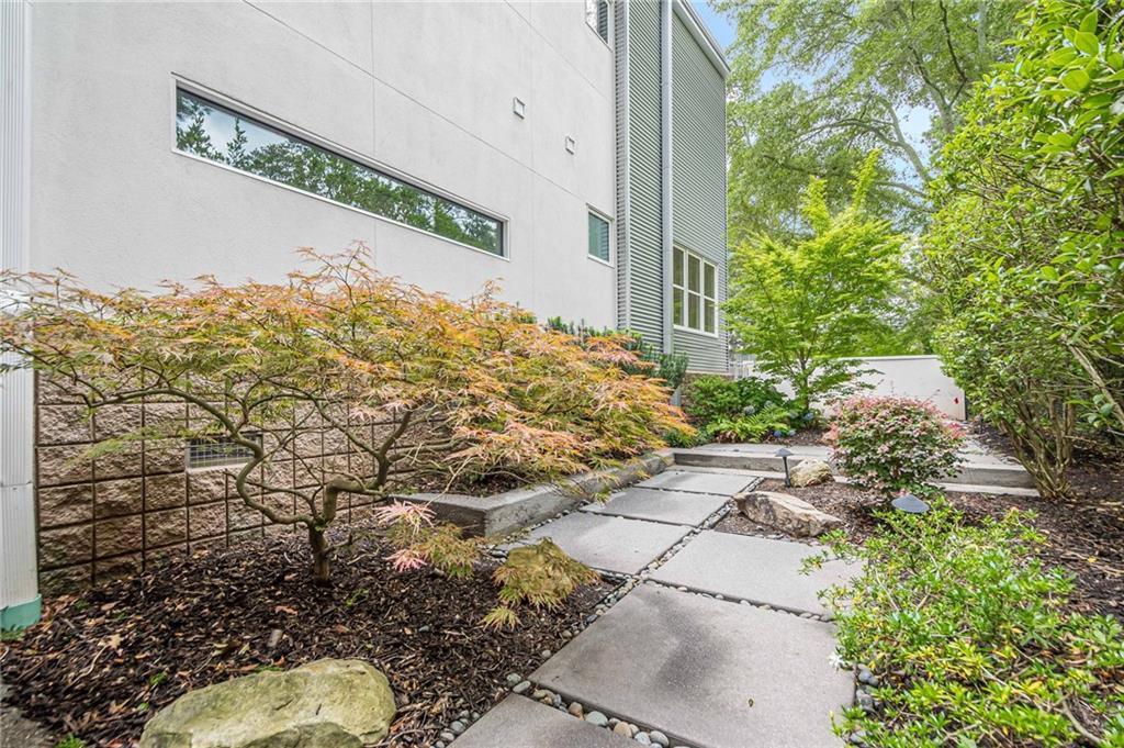 2269 Briarwood Hills Drive NE