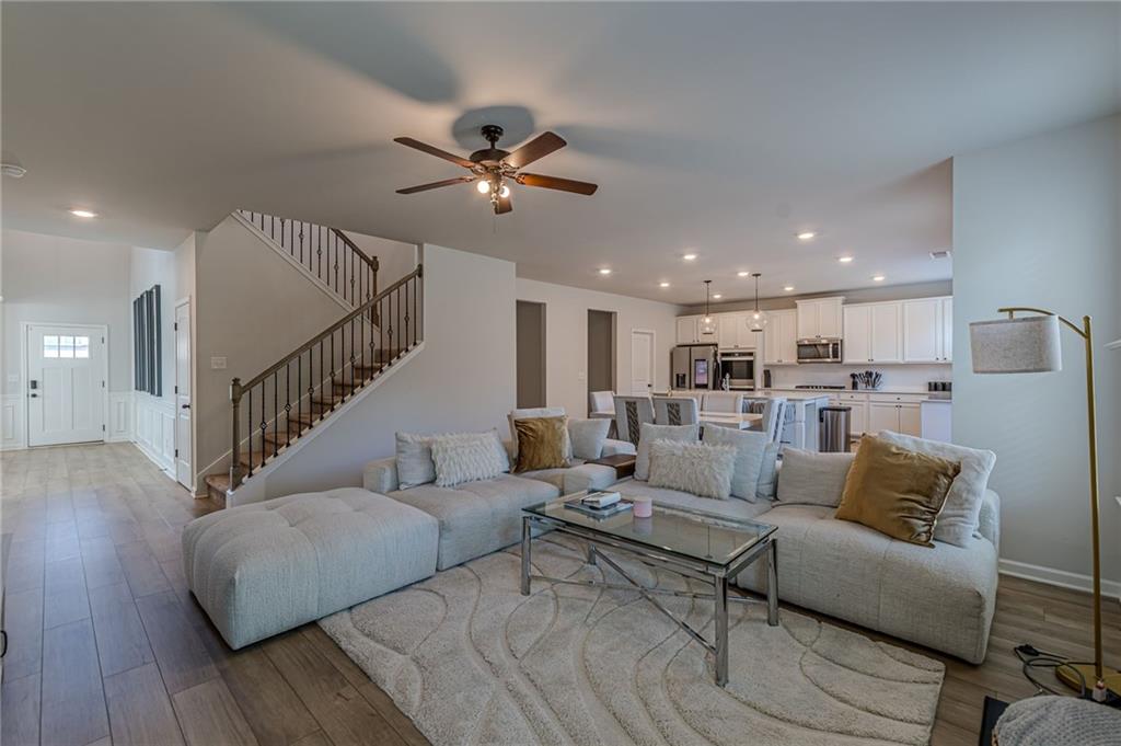 4876 Elm Leaf Drive SW