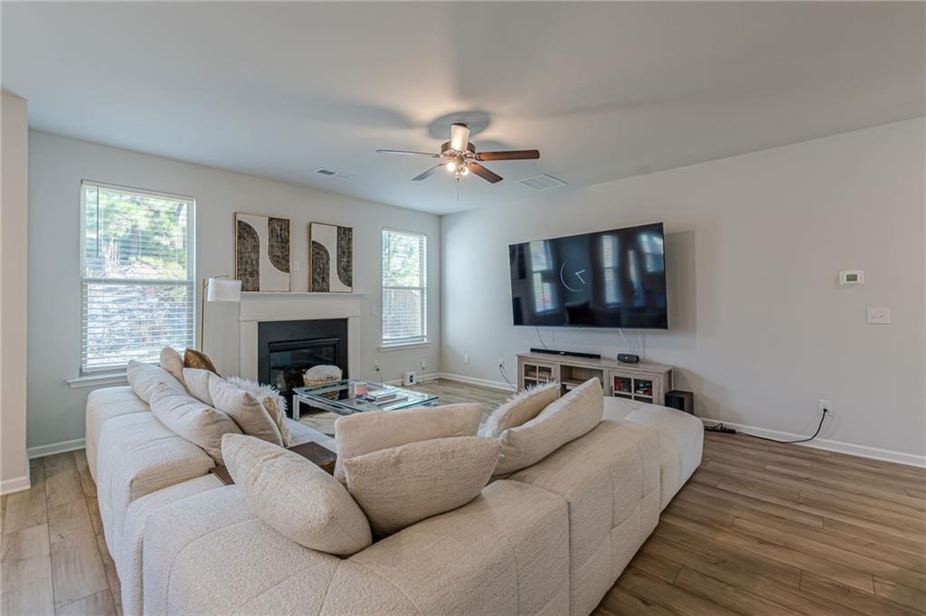 4876 Elm Leaf Drive SW