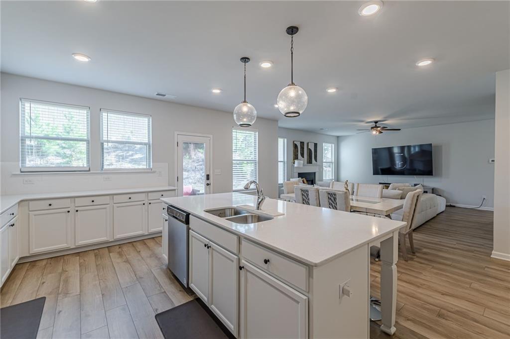 4876 Elm Leaf Drive SW