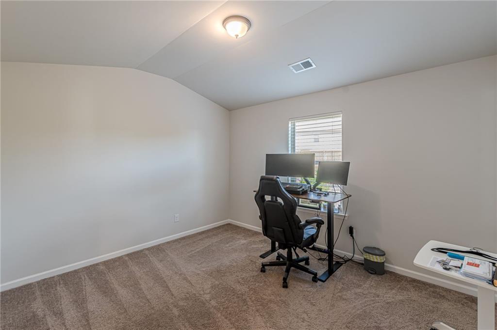 4876 Elm Leaf Drive SW