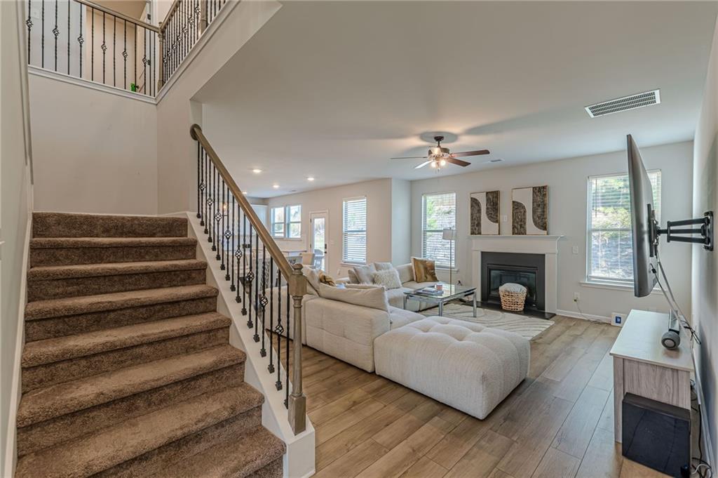 4876 Elm Leaf Drive SW