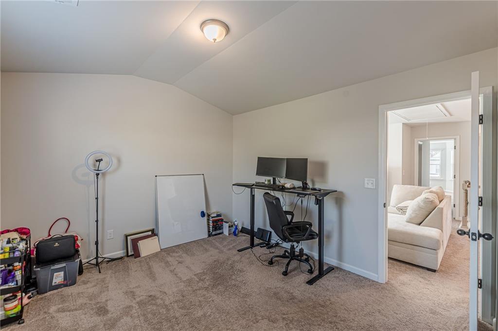 4876 Elm Leaf Drive SW