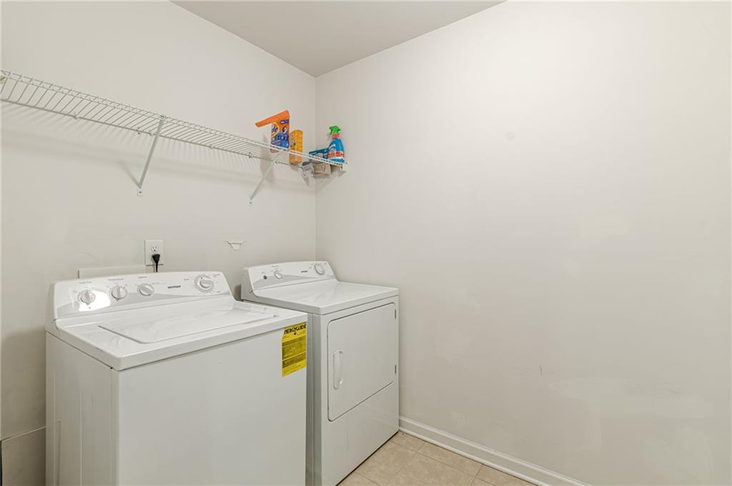 5725 Radford Loop