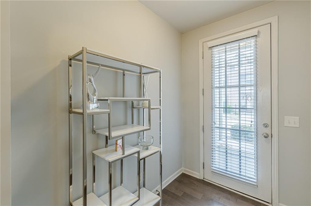 5725 Radford Loop