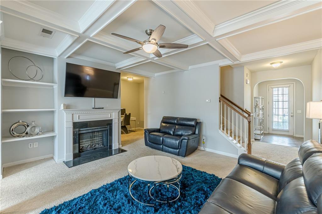 5725 Radford Loop