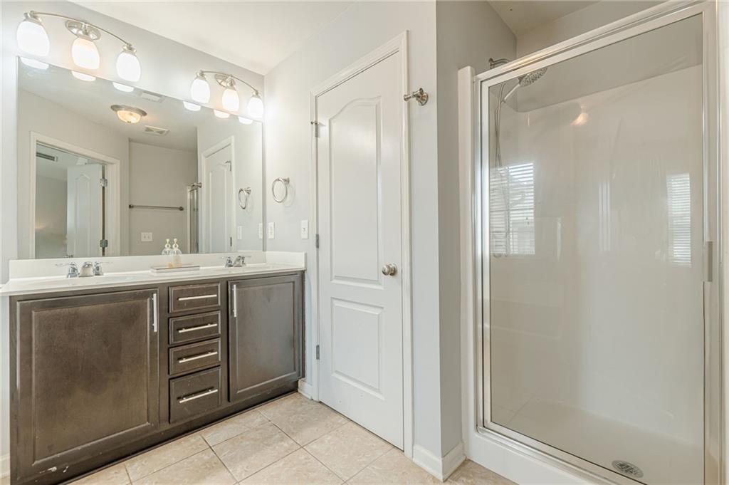 5725 Radford Loop