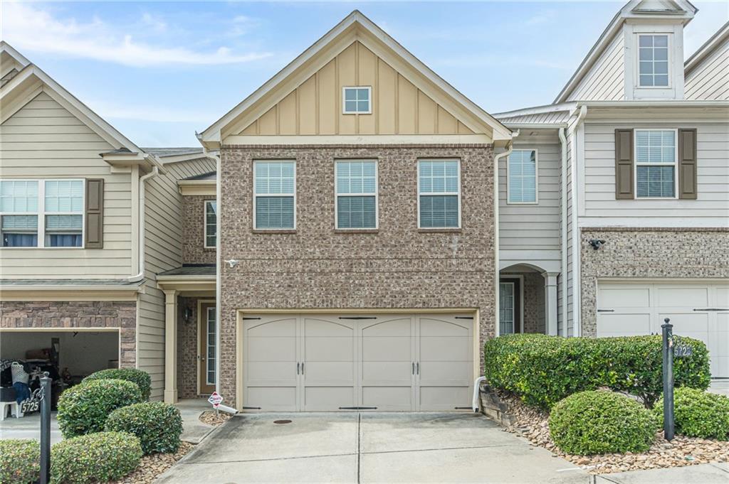 5725 Radford Loop