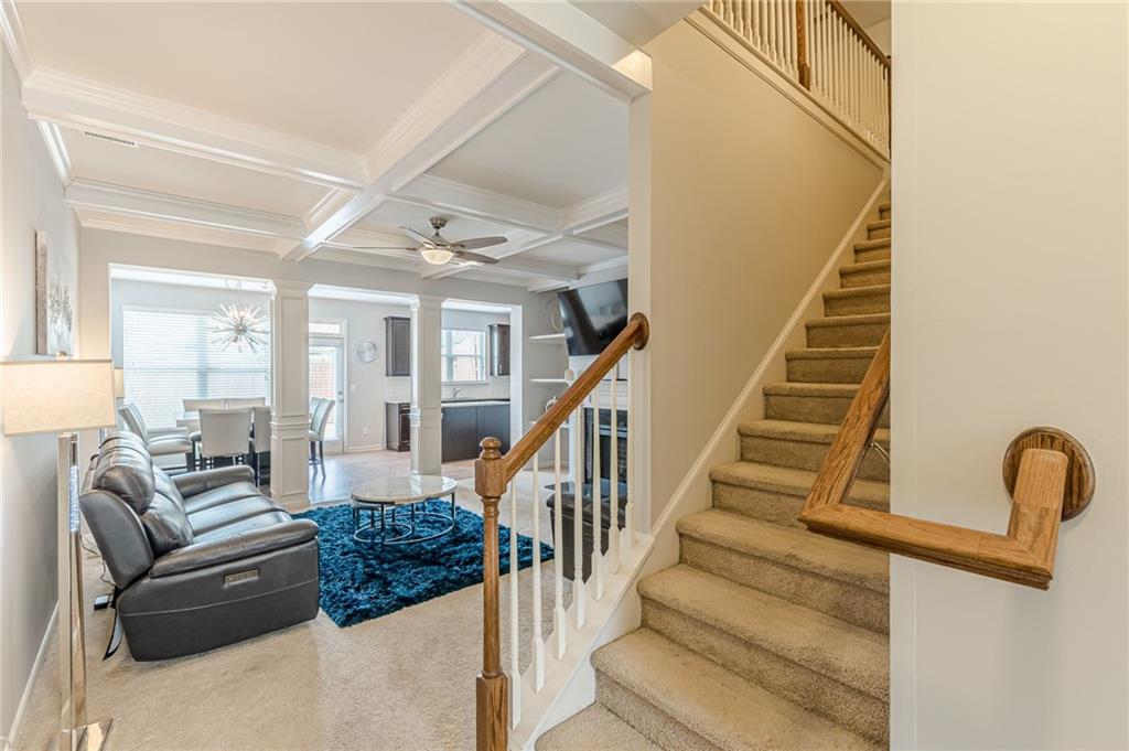 5725 Radford Loop