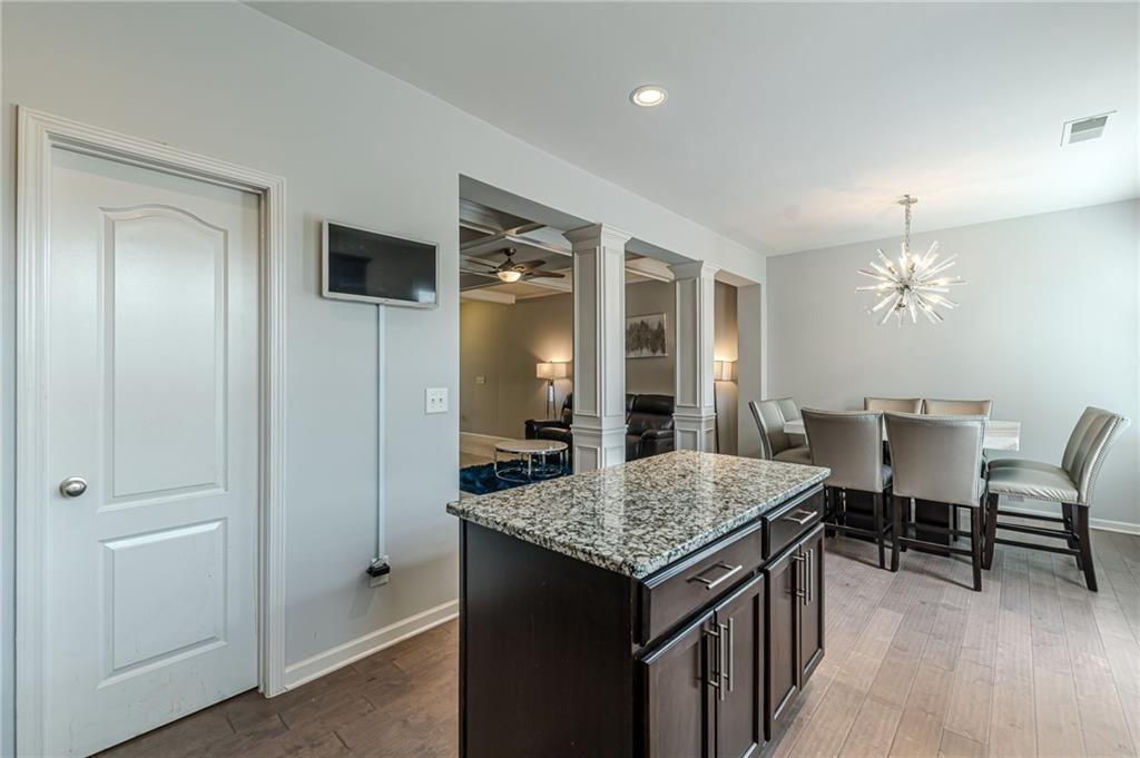 5725 Radford Loop