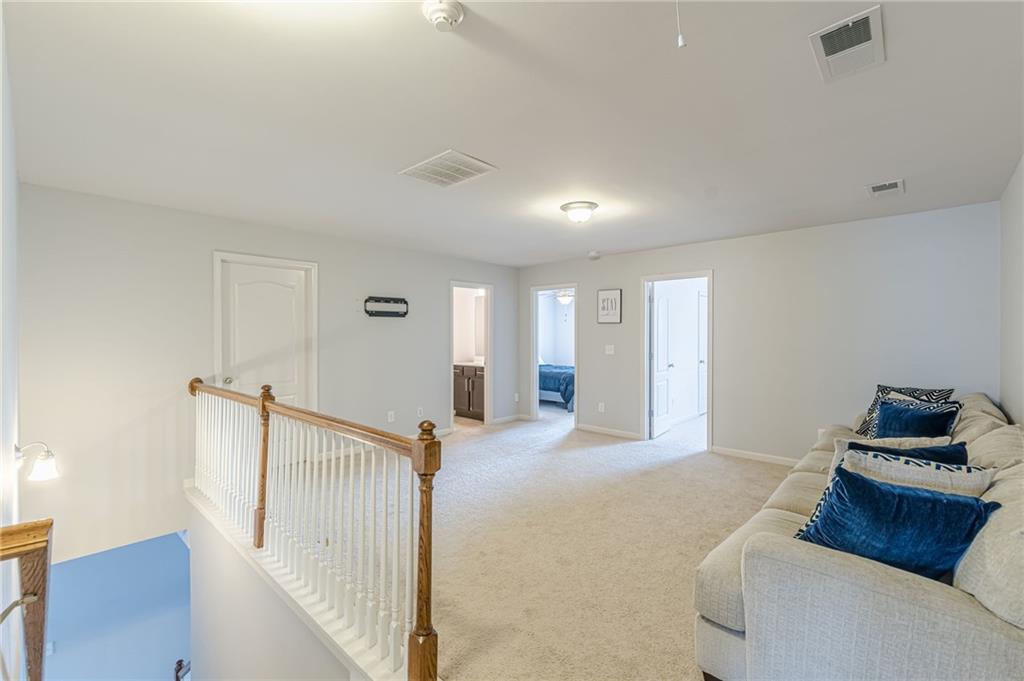 5725 Radford Loop