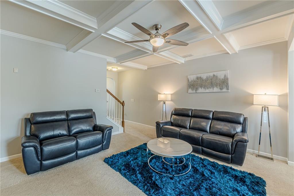 5725 Radford Loop