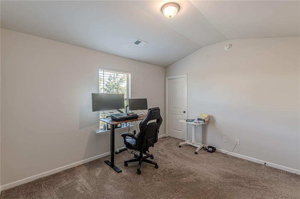 4876 Elm Leaf Drive SW