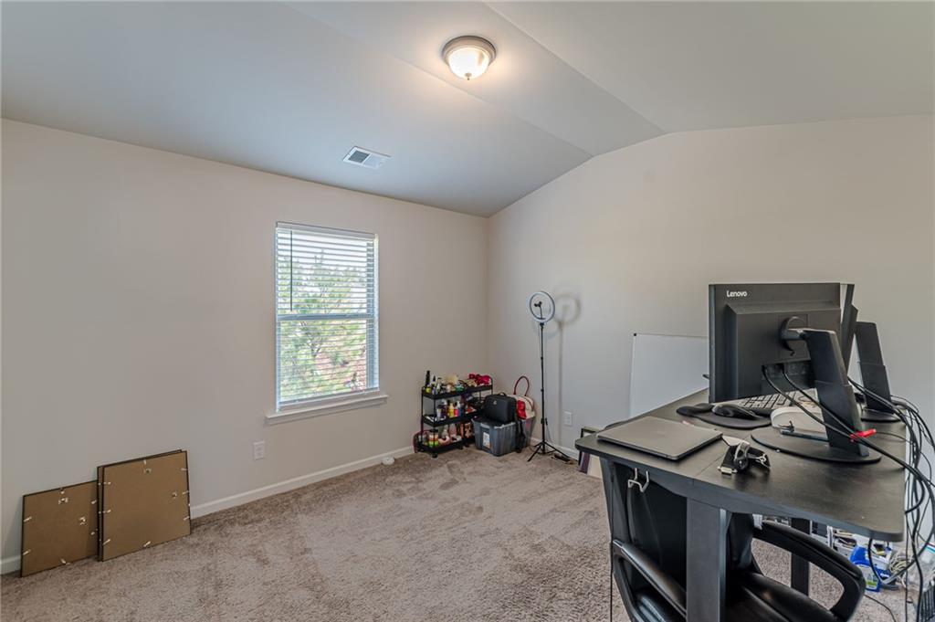 4876 Elm Leaf Drive SW