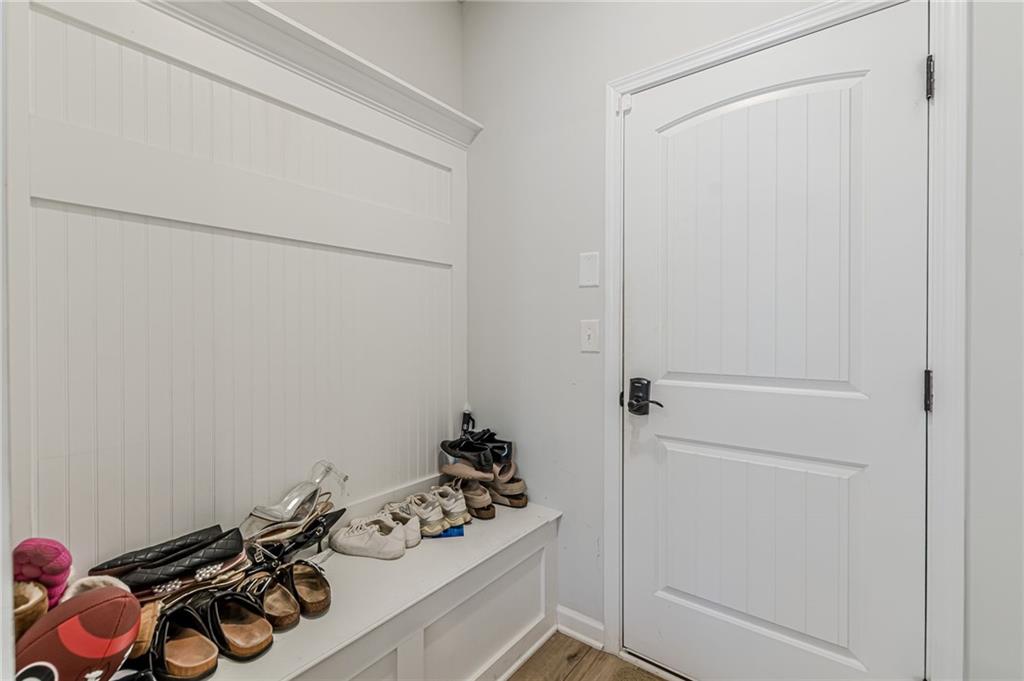 4876 Elm Leaf Drive SW