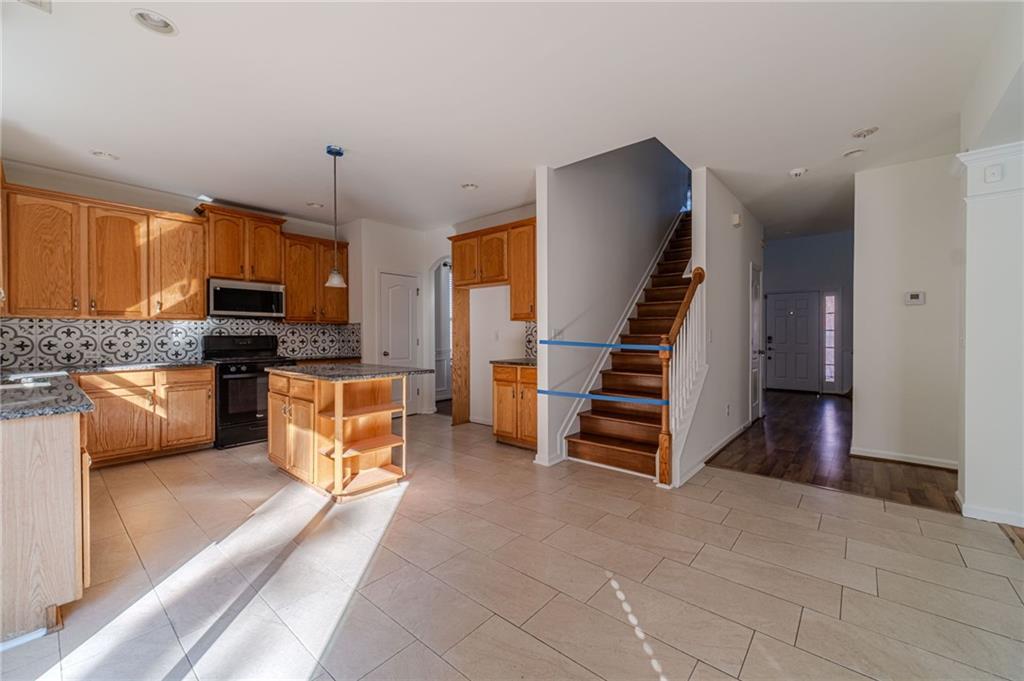 1135 Simonton Peak Way