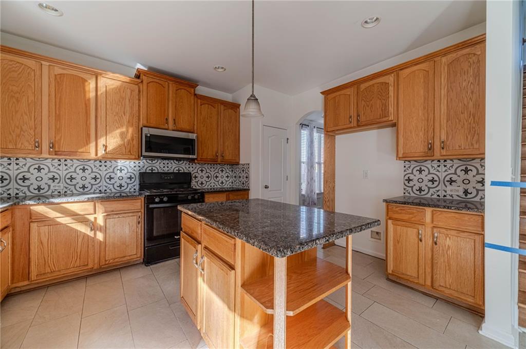 1135 Simonton Peak Way