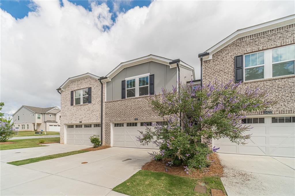 1412 Villageside Court