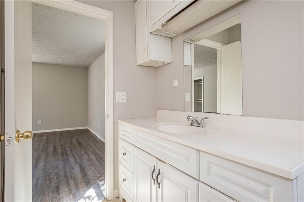 1798 Dogwood Court