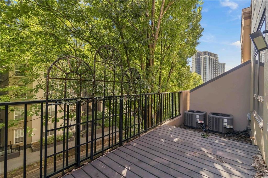 3475 OAK VALLEY RD. NE Unit 140