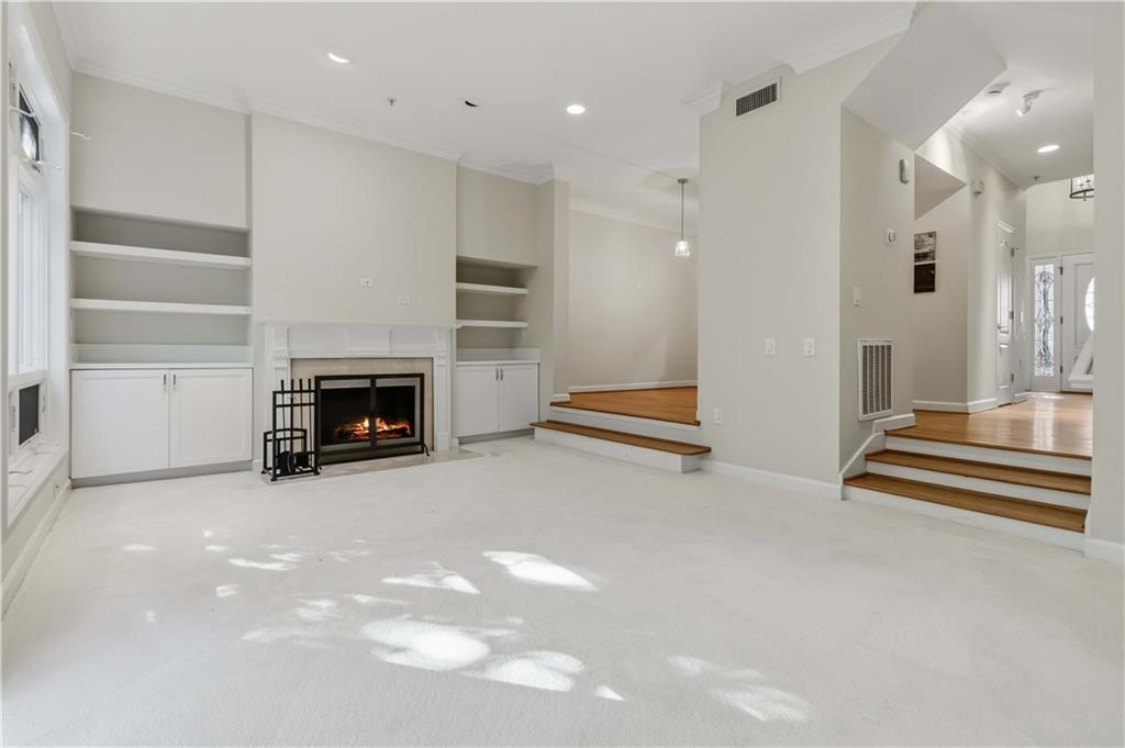 3475 OAK VALLEY RD. NE Unit 140