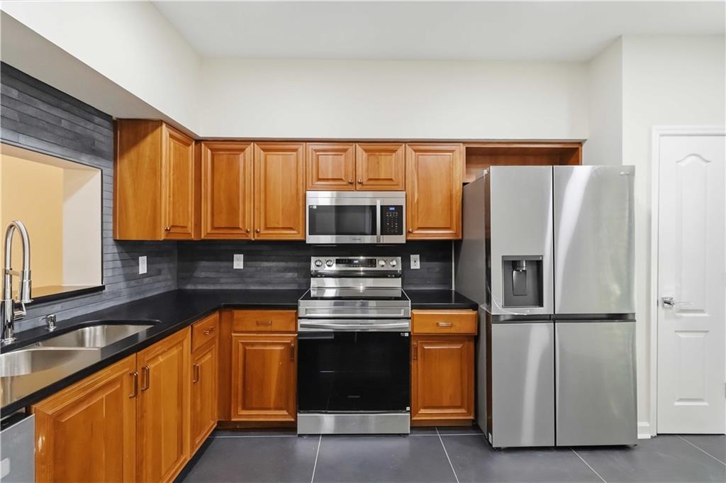 3475 OAK VALLEY RD. NE Unit 140