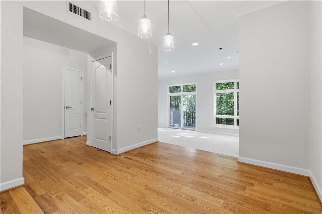 3475 OAK VALLEY RD. NE Unit 140