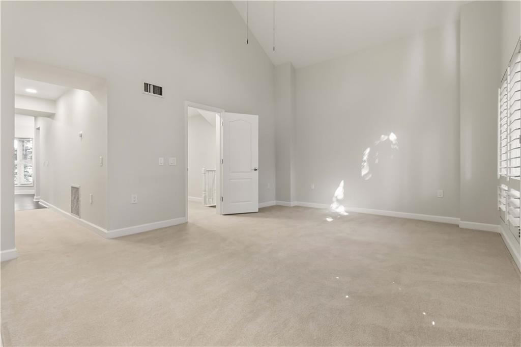 3475 OAK VALLEY RD. NE Unit 140