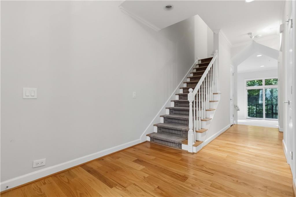 3475 OAK VALLEY RD. NE Unit 140