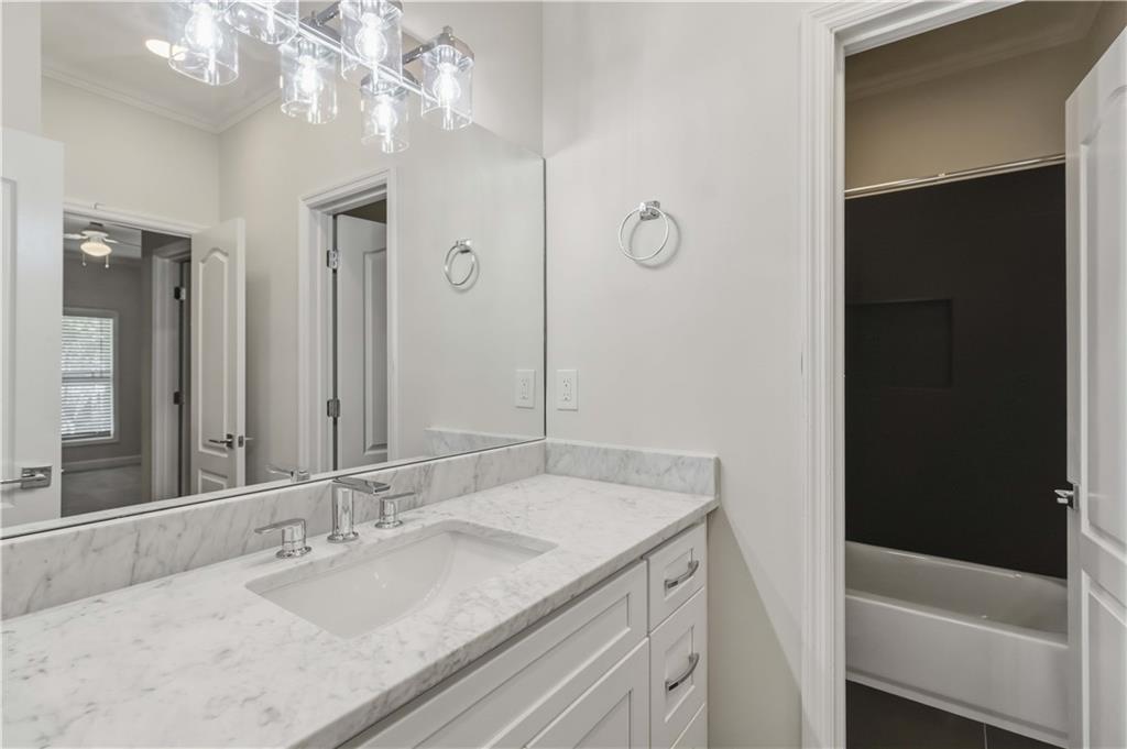 3475 OAK VALLEY RD. NE Unit 140