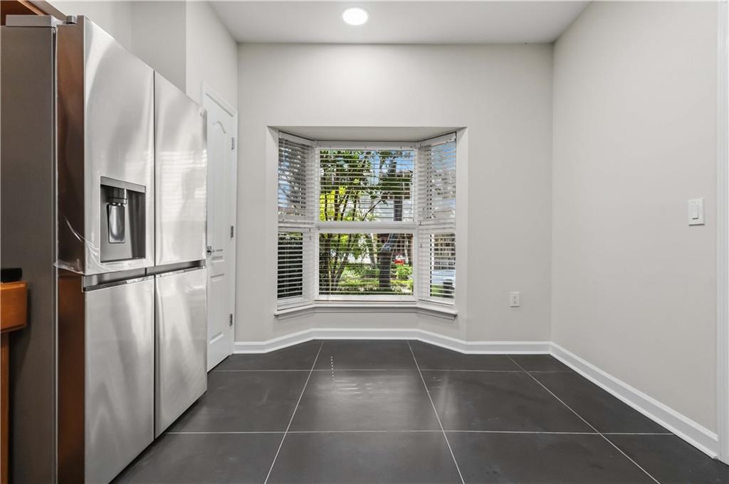 3475 OAK VALLEY RD. NE Unit 140