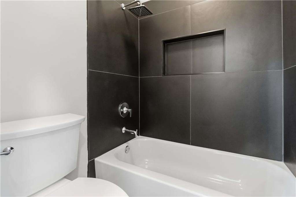 3475 OAK VALLEY RD. NE Unit 140