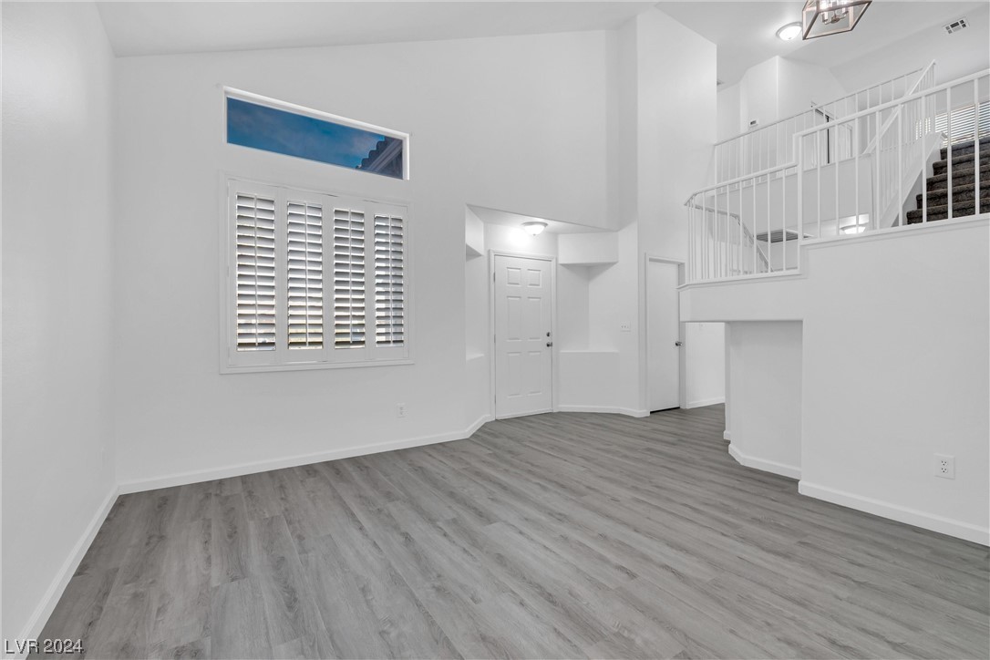 115 Zenith Point Avenue