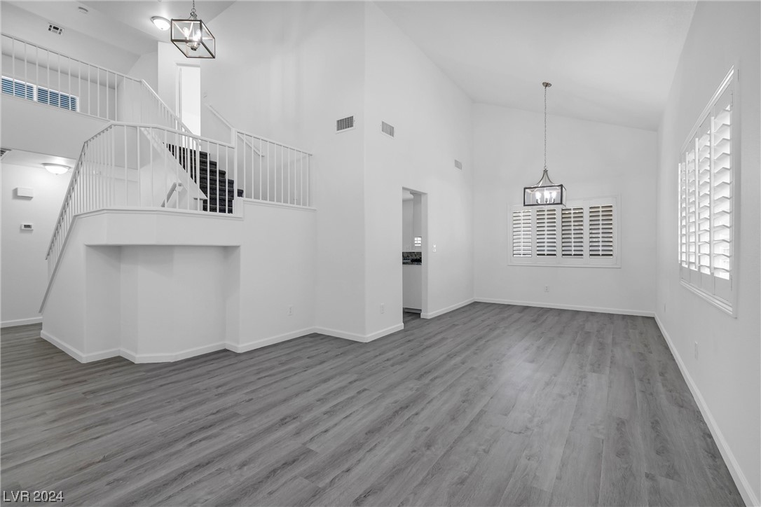 115 Zenith Point Avenue