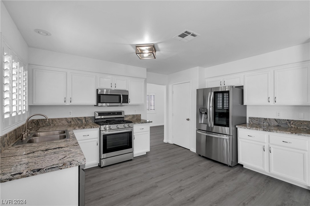 115 Zenith Point Avenue