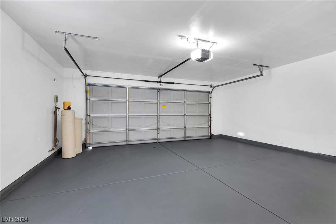 115 Zenith Point Avenue