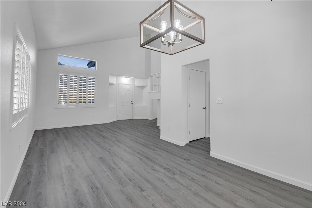 115 Zenith Point Avenue