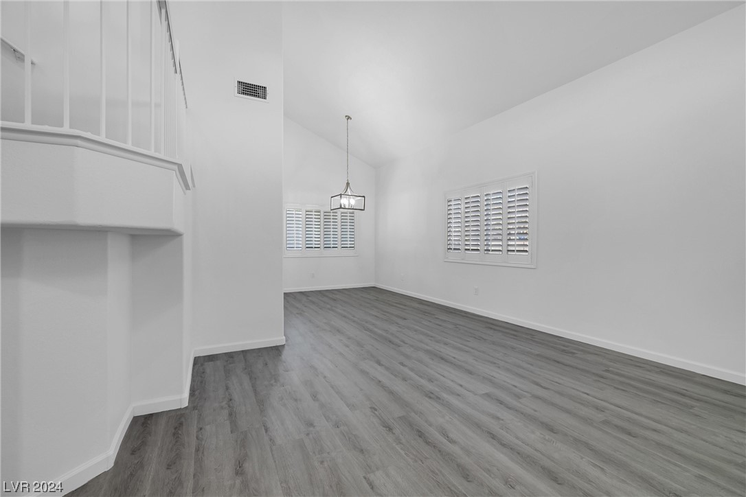 115 Zenith Point Avenue