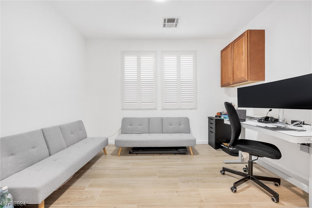 11127 Ash Mountain Street