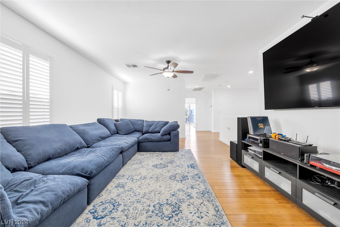 11127 Ash Mountain Street