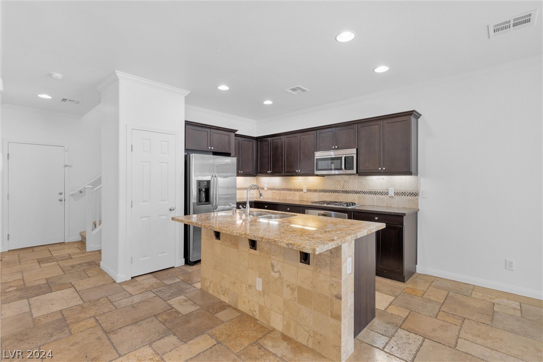 9387 Grand Sky Avenue