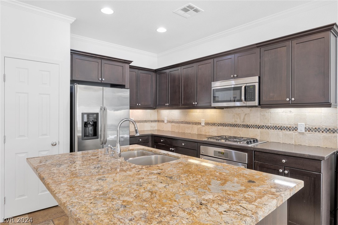 9387 Grand Sky Avenue