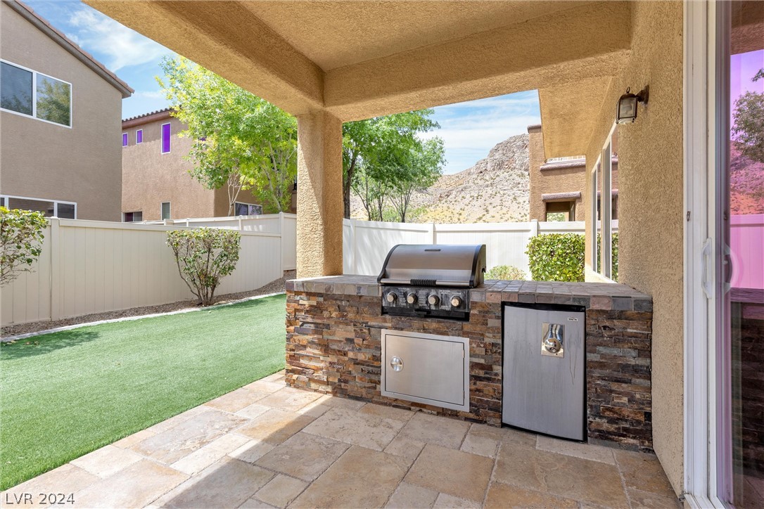 9387 Grand Sky Avenue