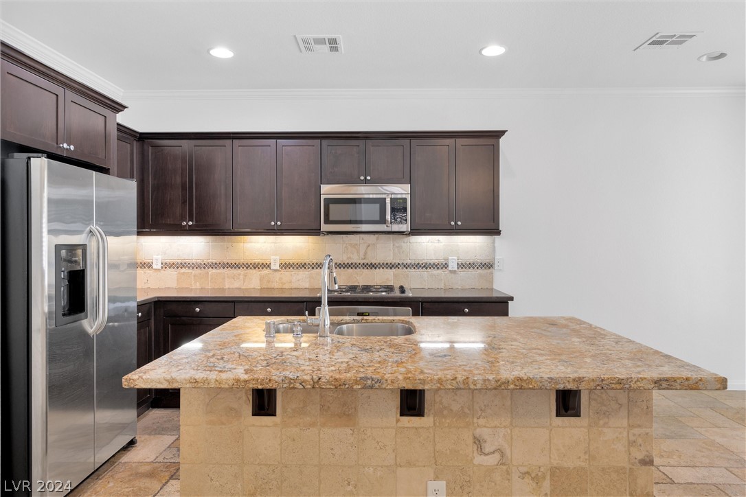 9387 Grand Sky Avenue