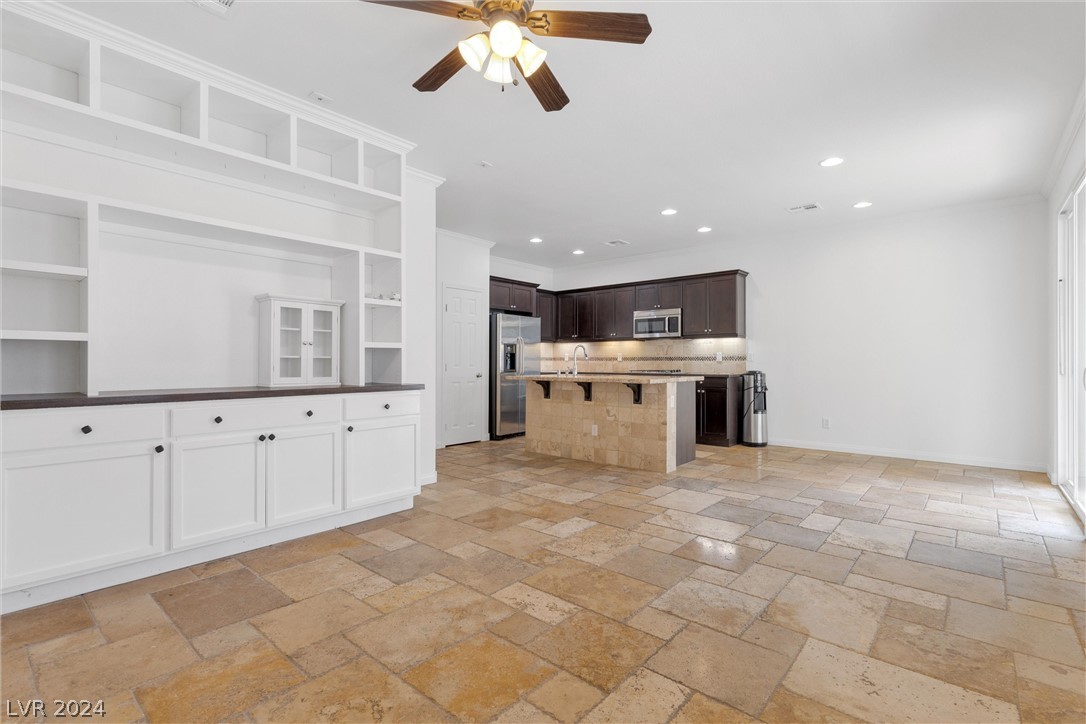 9387 Grand Sky Avenue