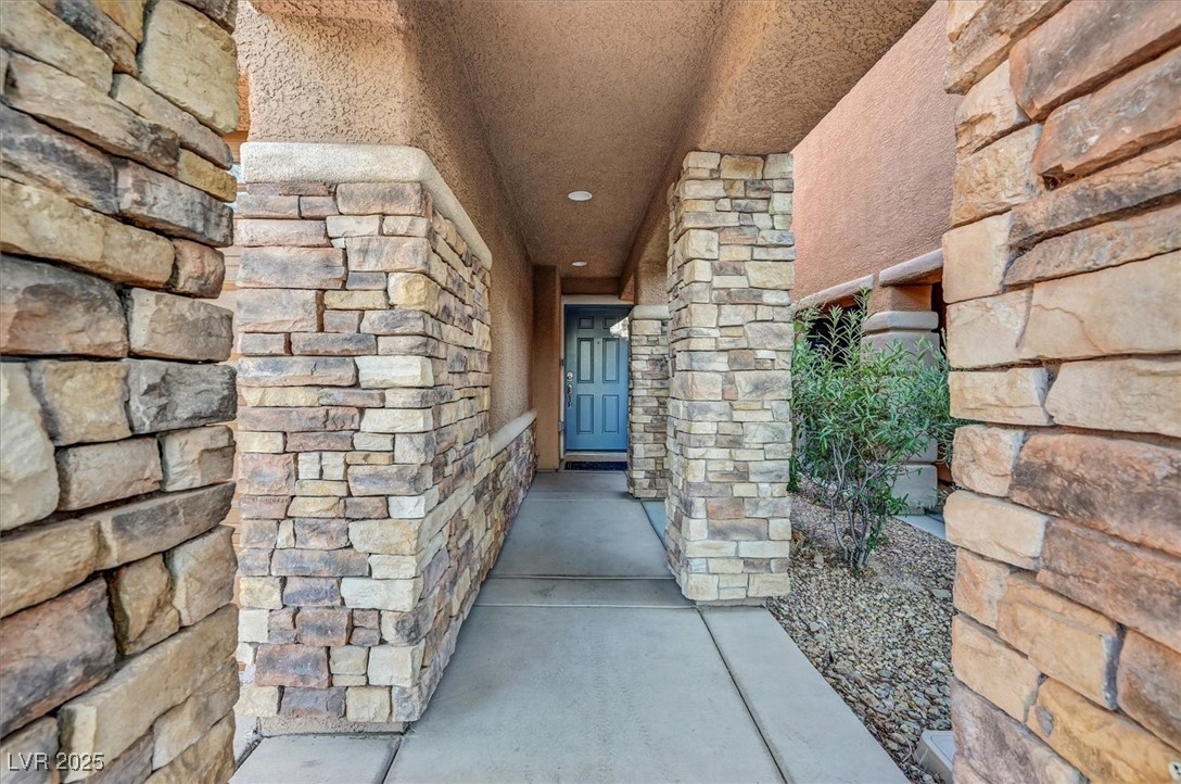 10042 Big Sur Mountain Street