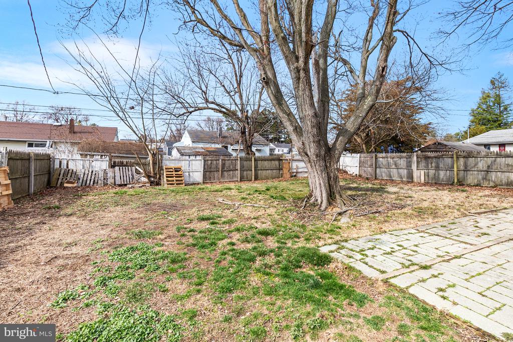 28 GENE AVENUE