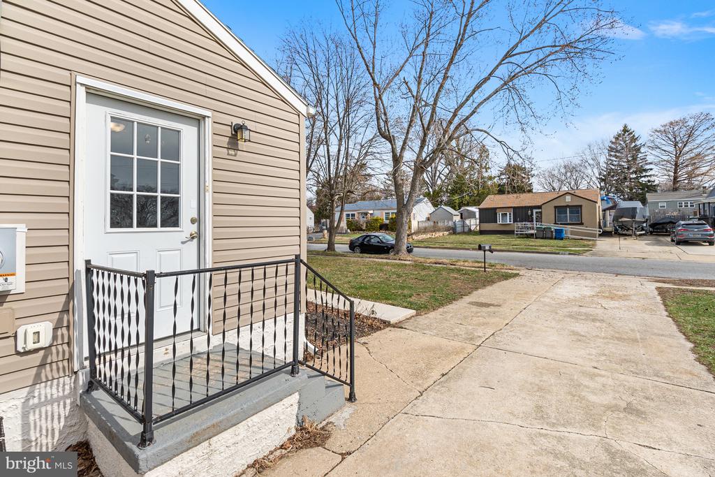 28 GENE AVENUE