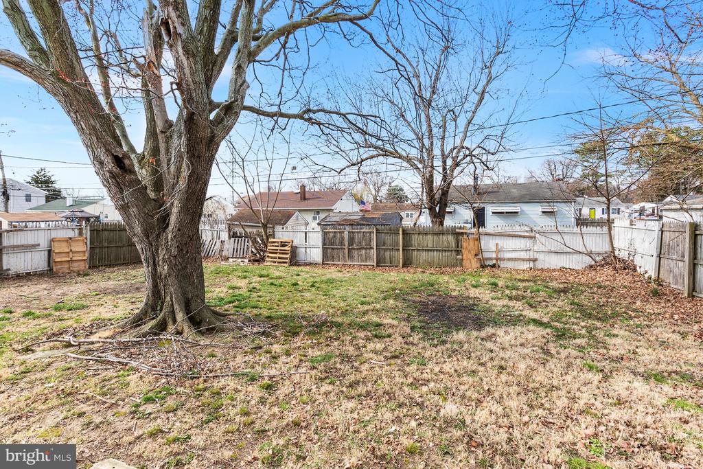 28 GENE AVENUE