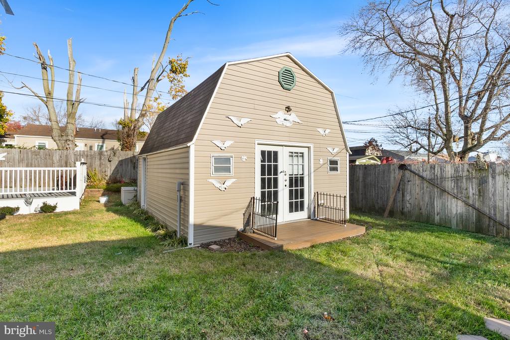 21 GENE AVE